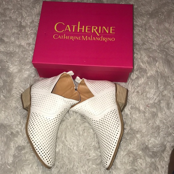 Catherine Malandrino Shoes - 🔥Leather stack low heel bootie with cut out🔥
